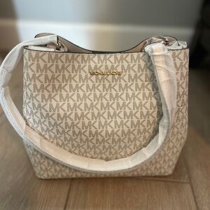 NWT! Michael Kors Pratt Handbag